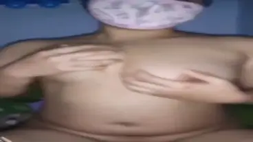 Colmek Sempit Dengan Dildo